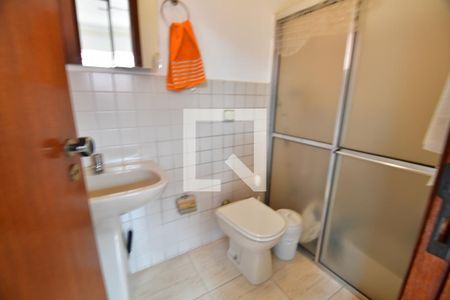 Casa à venda com 302m², 4 quartos e 4 vagasBanheiro de serviço