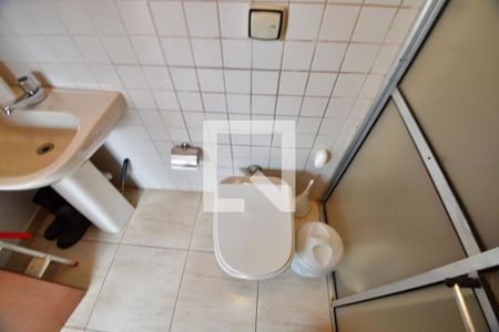 Casa à venda com 302m², 4 quartos e 4 vagasBanheiro de serviço