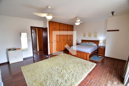 Casa à venda com 302m², 4 quartos e 4 vagasQuarto 3 - Suíte