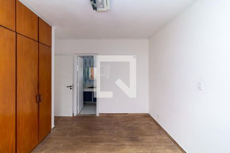 Casa à venda com 300m², 4 quartos e 2 vagas Casa à venda com 300m², 4 quartos e 2 vagasQuarto 3 - Suíte