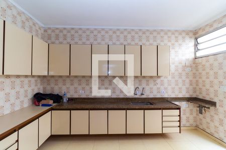 Casa à venda com 300m², 4 quartos e 2 vagas Casa à venda com 300m², 4 quartos e 2 vagasCozinha