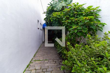 Casa à venda com 300m², 4 quartos e 2 vagas Casa à venda com 300m², 4 quartos e 2 vagasCorredor Externo