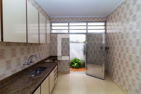 Casa à venda com 300m², 4 quartos e 2 vagas Casa à venda com 300m², 4 quartos e 2 vagasCozinha