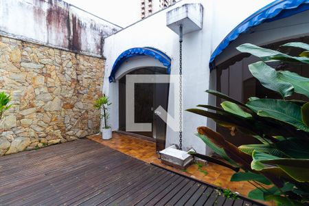 Casa à venda com 300m², 4 quartos e 2 vagas Casa à venda com 300m², 4 quartos e 2 vagasQuintal