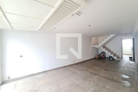 Casa à venda com 220m², 3 quartos e 4 vagasÁrea comum