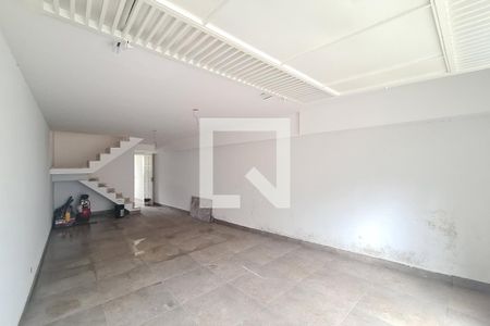 Casa à venda com 220m², 3 quartos e 4 vagasÁrea comum