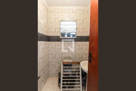 Casa à venda com 150m², 2 quartos e 1 vaga Casa à venda com 150m², 2 quartos e 1 vagaBanheiro