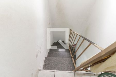 Casa à venda com 150m², 2 quartos e 1 vaga Casa à venda com 150m², 2 quartos e 1 vagaEscada