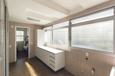 Apartamento à venda com 260m², 4 quartos e 3 vagasLavanderia