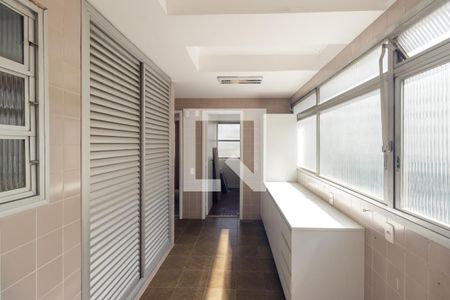 Apartamento à venda com 260m², 4 quartos e 3 vagasLavanderia