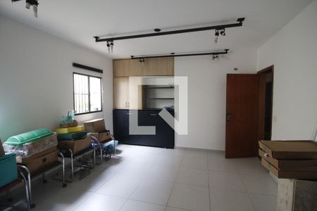 Casa à venda com 321m², 10 quartos e 5 vagasSala