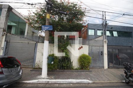 Casa à venda com 321m², 10 quartos e 5 vagasFachada