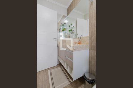 Casa de condomínio à venda com 150m², 3 quartos e 4 vagasBanheiro Suíte 2