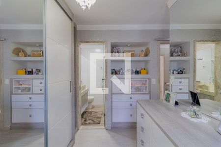 Casa de condomínio à venda com 150m², 3 quartos e 4 vagasCloset Suíte 1