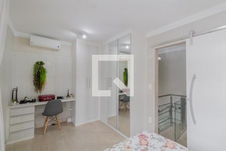 Casa de condomínio à venda com 150m², 3 quartos e 4 vagasSuíte 2