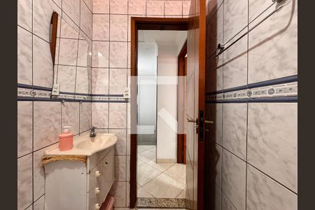 Casa à venda com 140m², 2 quartos e 1 vaga Casa à venda com 140m², 2 quartos e 1 vagaBanheiro