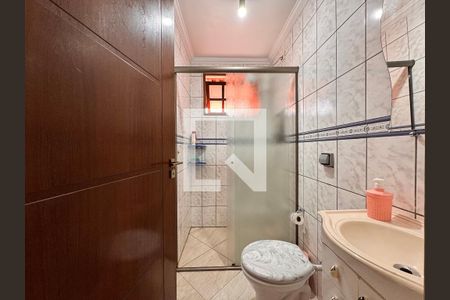 Casa à venda com 140m², 2 quartos e 1 vaga Casa à venda com 140m², 2 quartos e 1 vagaBanheiro