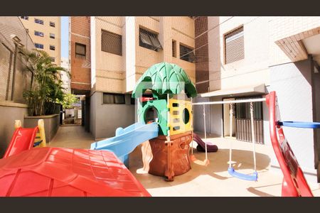 Apartamento à venda com 92m², 3 quartos e 1 vaga Apartamento à venda com 92m², 3 quartos e 1 vagaÁrea comum - Playground