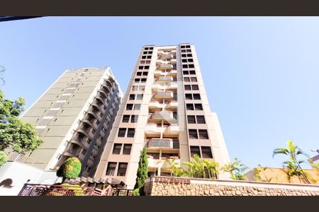 Apartamento à venda com 92m², 3 quartos e 1 vaga Apartamento à venda com 92m², 3 quartos e 1 vagaFachada