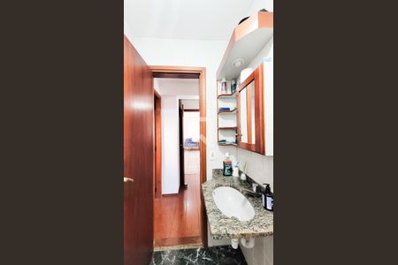 Apartamento à venda com 92m², 3 quartos e 1 vaga Apartamento à venda com 92m², 3 quartos e 1 vagaBanheiro Social