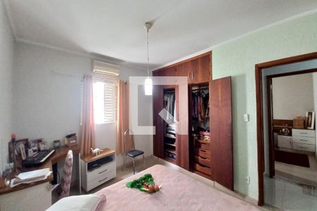 Casa à venda com 236m², 4 quartos e 3 vagasQuarto 2