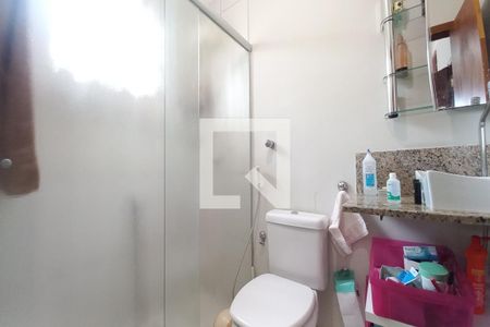 Casa à venda com 236m², 4 quartos e 3 vagasBanheiro 2