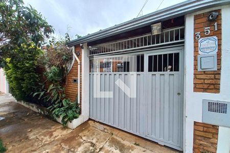 Casa à venda com 236m², 4 quartos e 3 vagasFachada