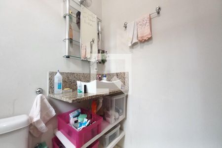 Casa à venda com 236m², 4 quartos e 3 vagasBanheiro 2