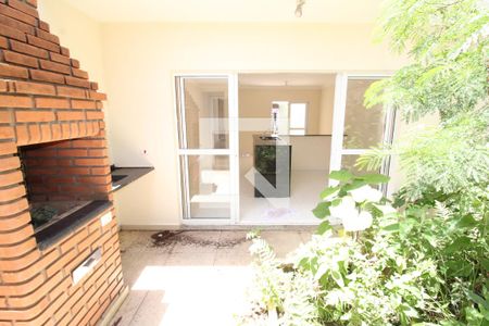 Casa à venda com 200m², 3 quartos e 6 vagasCozinha - Quintal
