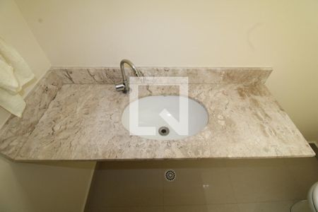 Casa à venda com 200m², 3 quartos e 6 vagasLavabo