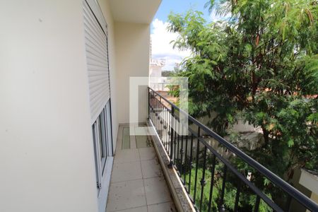 Casa à venda com 200m², 3 quartos e 6 vagasQuarto 3 - Varanda