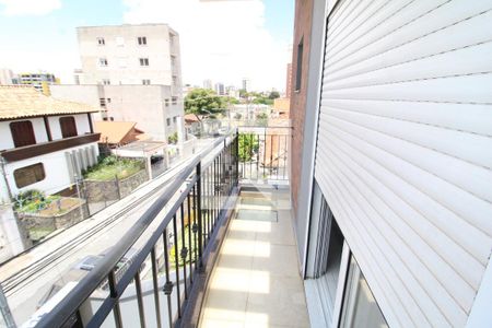 Casa à venda com 200m², 3 quartos e 6 vagasQuarto 1 - Varanda