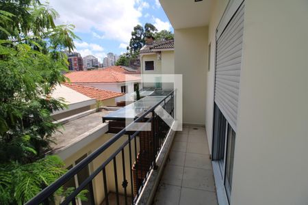 Casa à venda com 200m², 3 quartos e 6 vagasQuarto 3 - Varanda