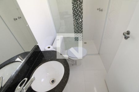 Casa à venda com 200m², 3 quartos e 6 vagasQuarto 2 - Banheiro