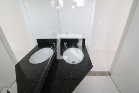 Casa à venda com 200m², 3 quartos e 6 vagasQuarto 3 - Banheiro