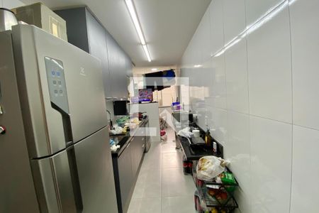 Apartamento à venda com 200m², 5 quartos e 2 vagas Apartamento à venda com 200m², 5 quartos e 2 vagasCozinha