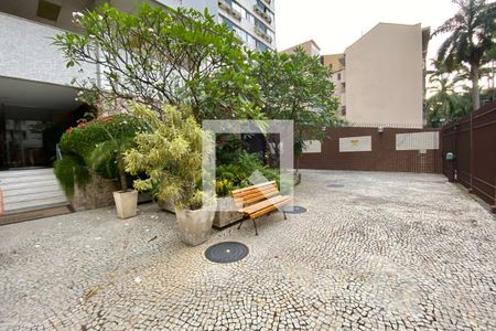 Apartamento à venda com 200m², 5 quartos e 2 vagas Apartamento à venda com 200m², 5 quartos e 2 vagasÁrea comum