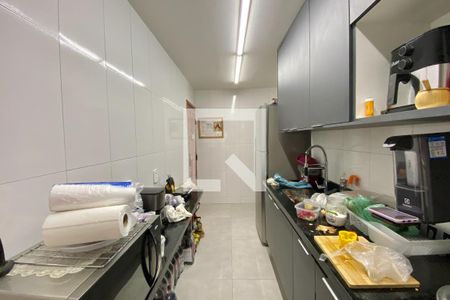Apartamento à venda com 200m², 5 quartos e 2 vagas Apartamento à venda com 200m², 5 quartos e 2 vagasCozinha