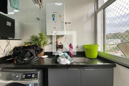 Apartamento à venda com 200m², 5 quartos e 2 vagas Apartamento à venda com 200m², 5 quartos e 2 vagasÁrea de Serviço