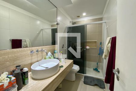 Apartamento à venda com 200m², 5 quartos e 2 vagas Apartamento à venda com 200m², 5 quartos e 2 vagasBanheiro 2