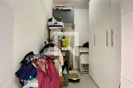 Apartamento à venda com 200m², 5 quartos e 2 vagas Apartamento à venda com 200m², 5 quartos e 2 vagasÁrea de Serviço