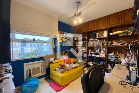 Apartamento à venda com 200m², 5 quartos e 2 vagas Apartamento à venda com 200m², 5 quartos e 2 vagasQuarto 4