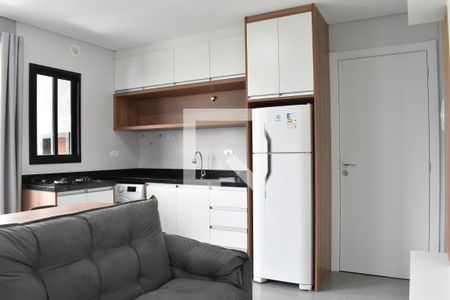 Sala/Cozinha de apartamento para alugar com 1 quarto, 35m² em Cajuru, Curitiba