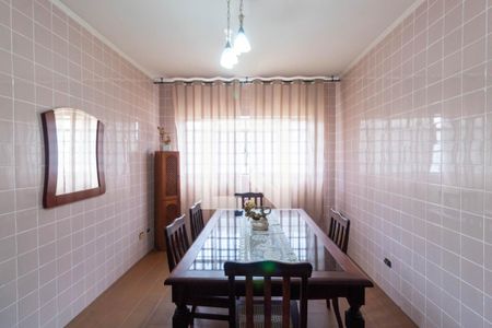 Casa à venda com 150m², 3 quartos e 4 vagas Casa à venda com 150m², 3 quartos e 4 vagasCopa