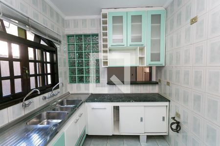 Casa à venda com 115m², 3 quartos e 2 vagas Casa à venda com 115m², 3 quartos e 2 vagasCozinha