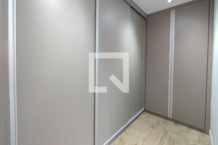 Casa de condomínio à venda com 274m², 3 quartos e 4 vagas Casa de condomínio à venda com 274m², 3 quartos e 4 vagasCloset Suíte 3