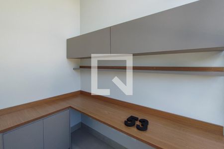 Casa de condomínio à venda com 274m², 3 quartos e 4 vagas Casa de condomínio à venda com 274m², 3 quartos e 4 vagasEscritório