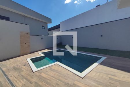 Casa de condomínio à venda com 274m², 3 quartos e 4 vagas Casa de condomínio à venda com 274m², 3 quartos e 4 vagasQuintal - Piscina