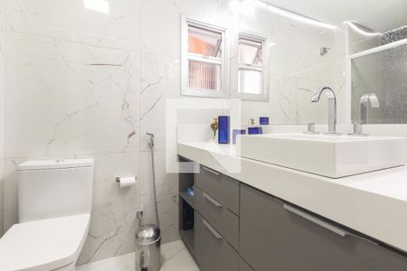 Apartamento à venda com 92m², 3 quartos e 2 vagas Apartamento à venda com 92m², 3 quartos e 2 vagasBanheiro Social