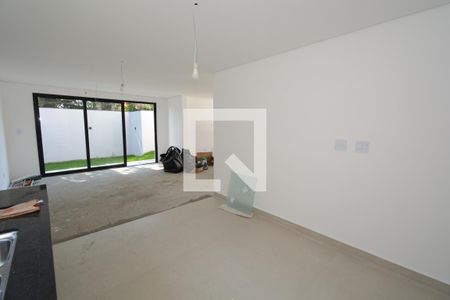 Casa de condomínio à venda com 350m², 4 quartos e 4 vagasCozinha